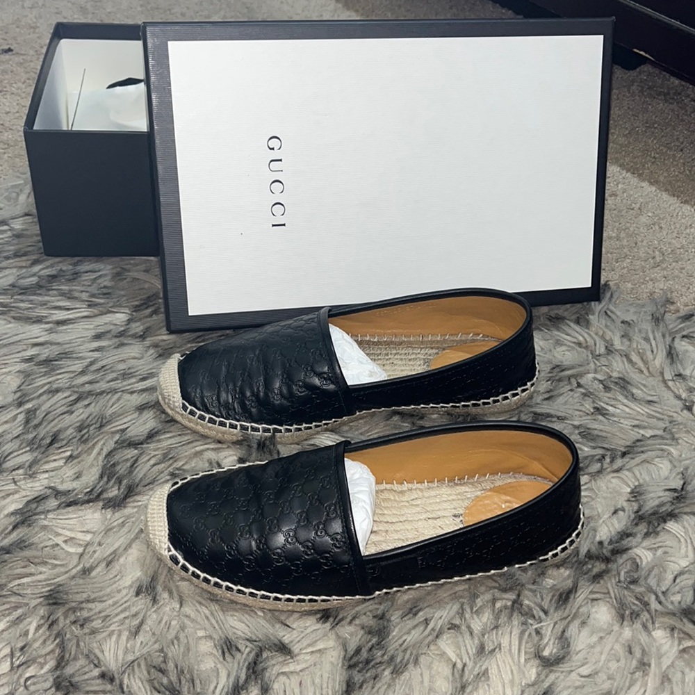 Black Authentic Gucci slippers